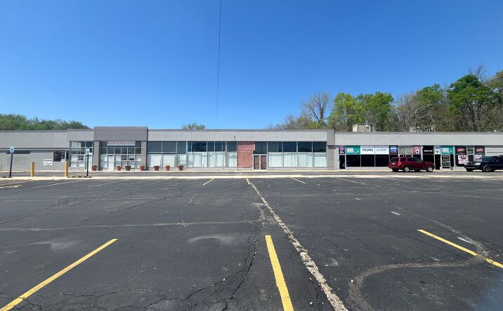 Pictures of Retail property located at 1274 Merriam Ln, Kansas City, KS 66103 for lease - image #1