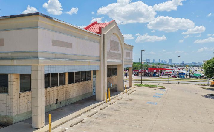 Pictures of Retail property located at 2706 Jacksboro Hwy, Fort Worth, TX 76114 for lease - image #1