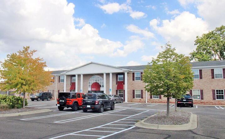Pictures of Office property located at 29610 Southfield Rd, Southfield, MI 48076 for lease - image #1