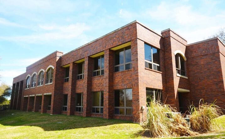 Pictures of Office property located at 925 S Capital of Texas Hwy, Austin, TX 78746 for lease - image #1