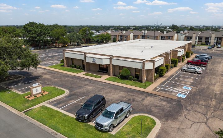 Pictures of Office property located at 204 Woodhew Dr, Waco, TX 76712 for lease - image #1