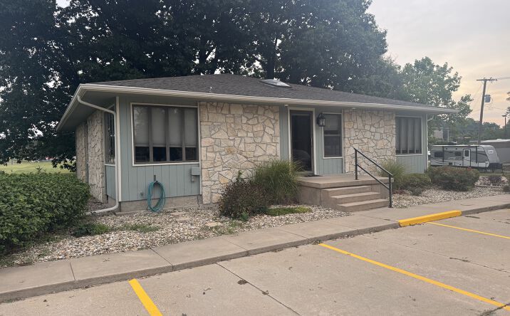 Pictures of Office property located at 1010 Lincoln Ave, Wamego, KS 66547 for lease - image #1