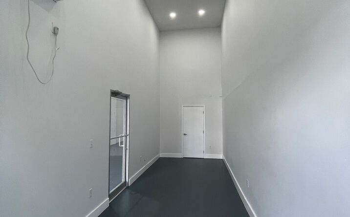 Pictures of Industrial property located at 6460 NW 77th Ct, Miami, FL 33166 for lease - image #1
