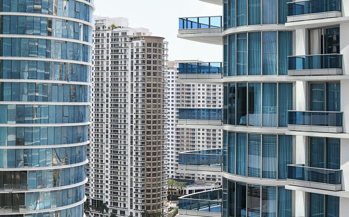 Pictures of Retail, Office, Restaurant property located at 1775 Collins Avenue, Sunny Isles Beach, FL 33160 for lease - image #1