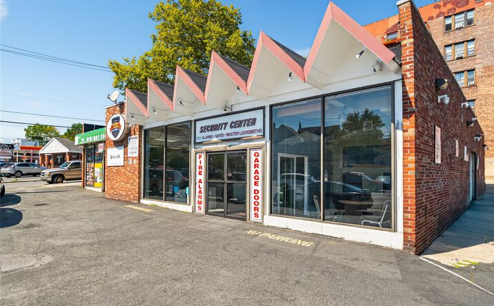 Pictures of Office property located at 22 W Lincoln Avenue, Mount Vernon, NY 10550 for lease - image #1