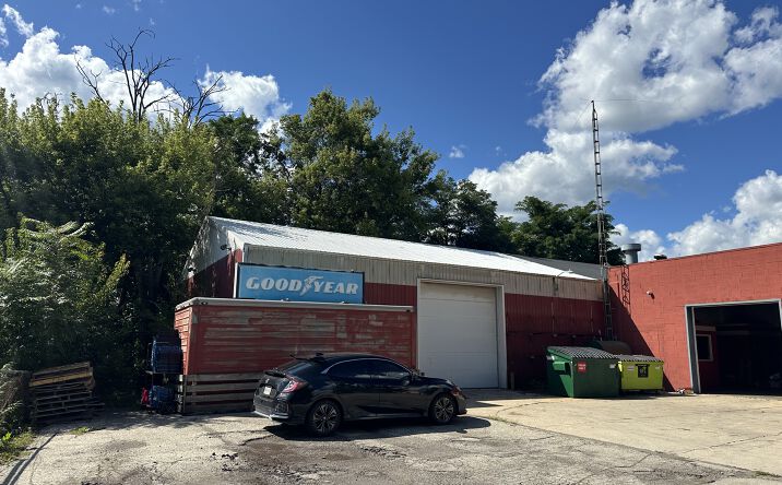 Pictures of Retail property located at S76 W17871 Janesville Rd, Muskego, WI 53150 for lease - image #1