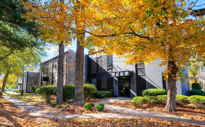 Pictures of Retail, Office property located at 100 Envoy Cir, Louisville, KY 40299 for lease - image #1