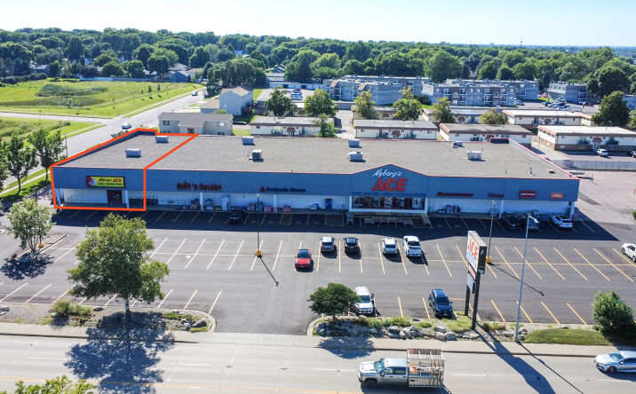 Pictures of Retail property located at 613 S Sycamore Ave, Sioux Falls, SD 57110 for lease - image #1