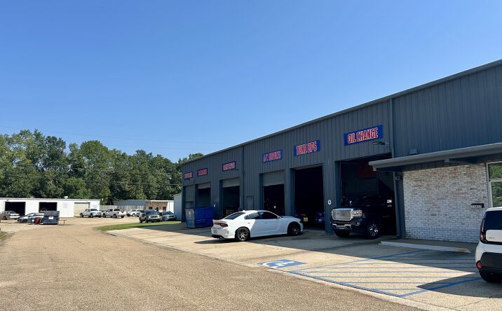 Pictures of Industrial property located at 11859 Florida Blvd, Baton Rouge, LA 70815 for lease - image #1