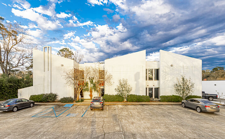 Pictures of Office property located at 619 Jefferson Hwy, Baton Rouge, LA 70806 for lease - image #1