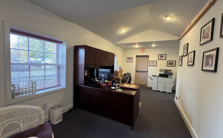 Pictures of Retail, Office property located at 30 Hampstead Cir, Wynnewood, PA 19096 for lease - image #1