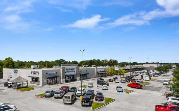 Pictures of Retail property located at 3218 E Broadway St, Pearland, TX 77581 for lease - image #1