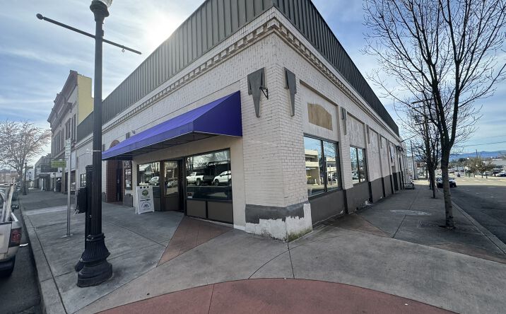 Pictures of Retail, Office, Special Purpose property located at 612 SE Jackson St, Roseburg, OR 97470 for lease - image #1