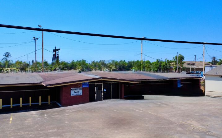 Pictures of Retail property located at 7112 Lyons Ave, Houston, TX 77020 for lease - image #1