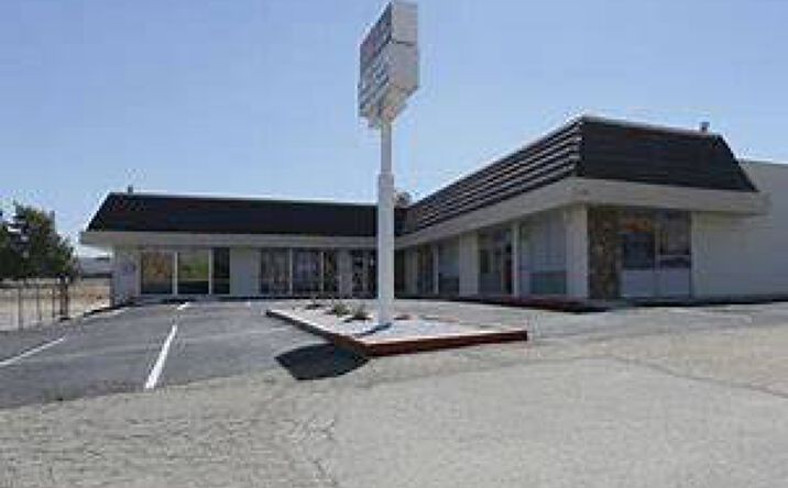 Pictures of Retail property located at 15411 Village Dr, Lake Elsinore, CA 92394 for lease - image #1