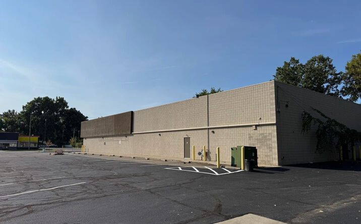 Pictures of Retail property located at 17455 E Warren Ave, Detroit, MI 48224 for lease - image #1