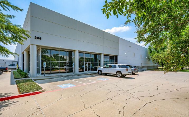 Pictures of Industrial property located at 2168 Diplomat Dr, Farmers Branch, TX 75234 for lease - image #1