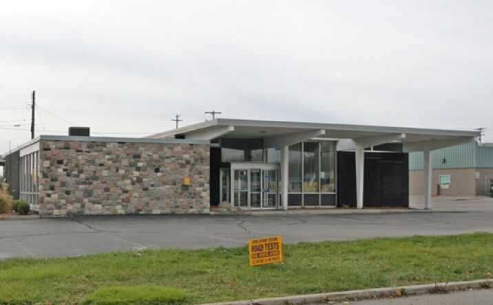 Pictures of Retail, Office property located at 3316 S Martin Luther King Jr Blvd, Lansing, MI 48910 for lease - image #1