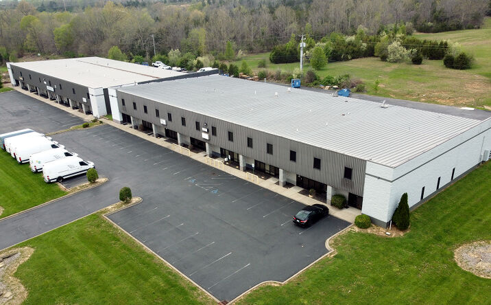 Pictures of Office, Industrial property located at 2100-2102 Button Ln, La Grange, KY 40031 for lease - image #1