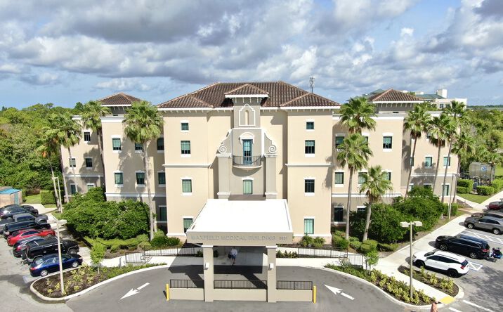 Pictures of Office property located at 5831 Bee Ridge Rd, Sarasota, FL 34233 for lease - image #1