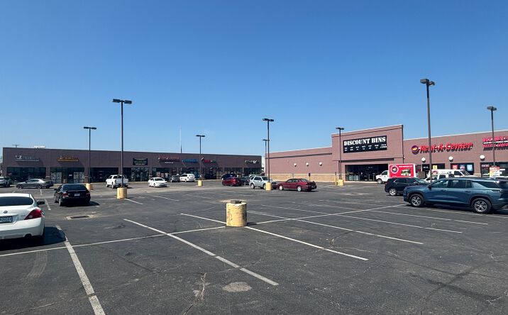 Pictures of Retail property located at 3040 W Broadway Blvd, Sedalia, MO 65301 for lease - image #1
