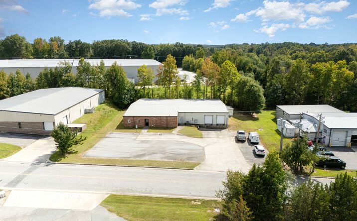 Pictures of Industrial property located at 105 Todd Ct, Thomasville, NC 27360 for lease - image #1