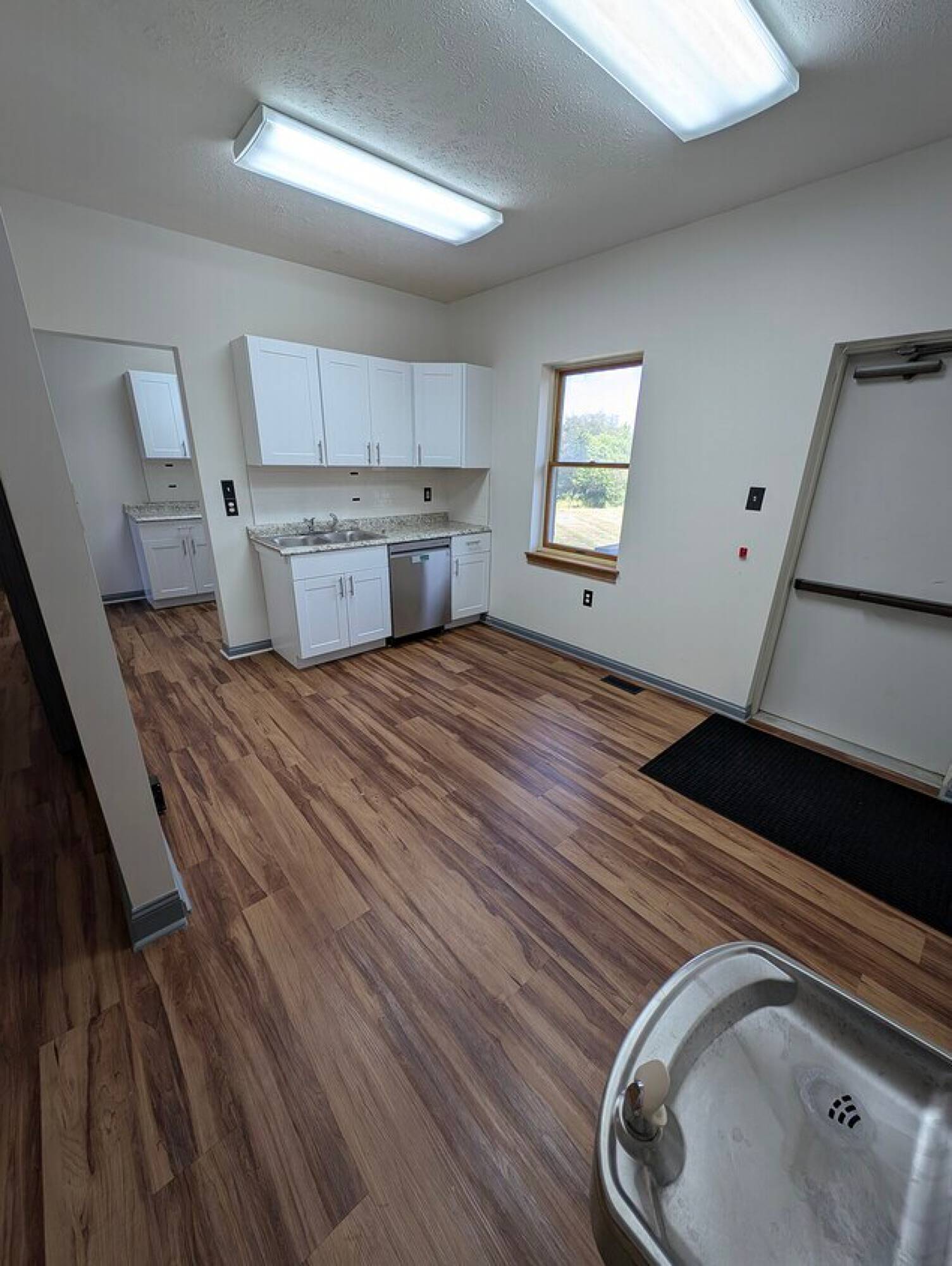 2963747
