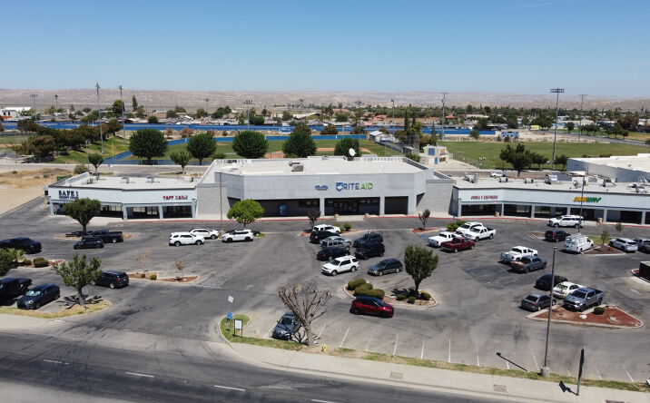 Pictures of Retail property located at 1076 Kern St, Taft, CA 93268 for lease - image #1