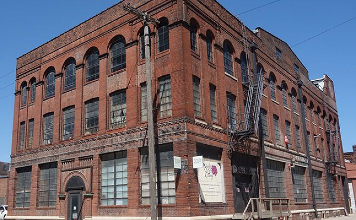Pictures of Retail, Office property located at 1400 W 13th St, Kansas City, MO 64102 for lease - image #1