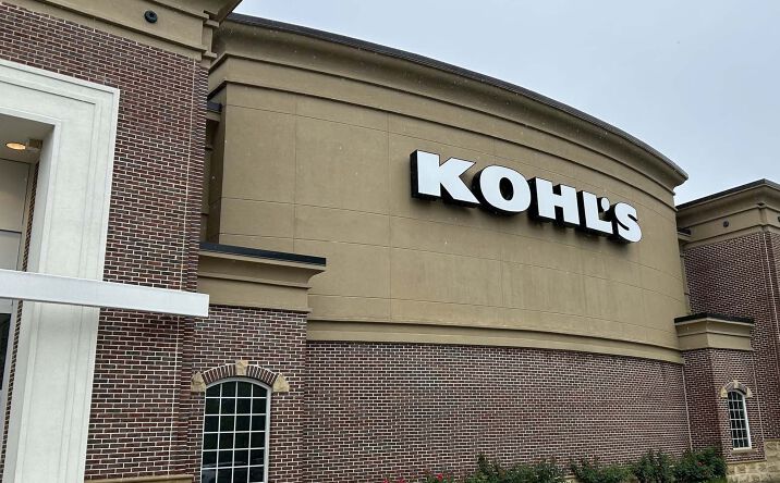 Pictures of Retail property located at 620 W Crossville Rd, Roswell, GA 30075 for lease - image #1