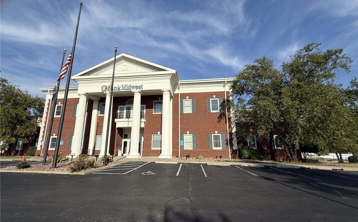 Pictures of Office property located at 1304 N Walnut Street, Cameron, MO 64429 for lease - image #1
