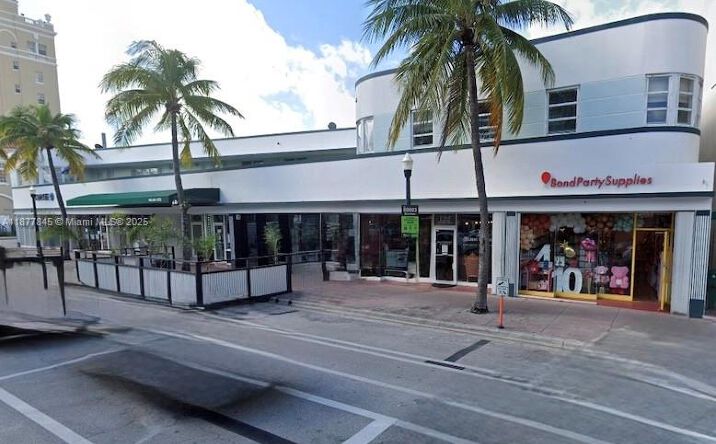 Pictures of Restaurant, Retail property located at 1216 Washington AVE, Miami Beach, FL 33139 for lease - image #1