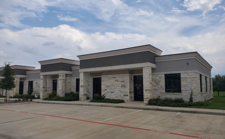 Pictures of Retail, Office, Special Purpose property located at 3129 Kingsley Dr #1120, Pearland, TX 77584 for lease - image #1