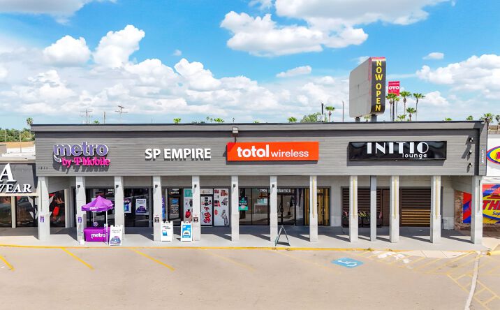 Pictures of Retail, Restaurant property located at 1215 S 10th St, McAllen, TX 78501 for lease - image #1