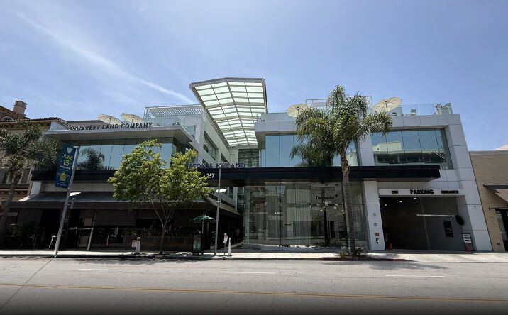Pictures of Office, Restaurant property located at 257 N Canon Dr, Beverly Hills, CA 90210 for lease - image #1