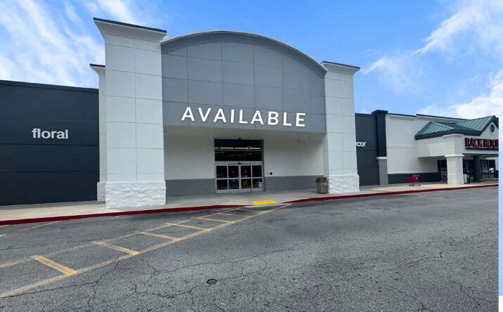 Pictures of Retail property located at 211 Golden Isles Plaza, Brunswick, GA 31520 for lease - image #1