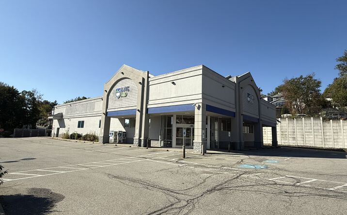 Pictures of Retail property located at 513 Perry Hwy, Pittsburgh, PA 15229 for lease - image #1