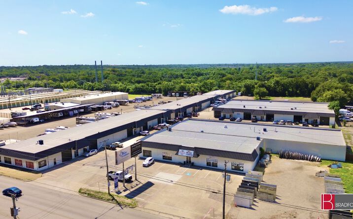 Pictures of Industrial property located at 2800 W Division St, Arlington, TX 76102 for lease - image #1