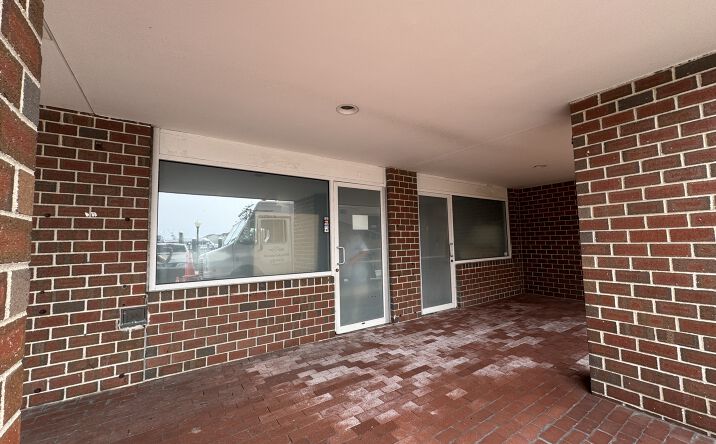 Pictures of Retail, Office property located at 75 Long Wharf Mall, Newport, RI 02840 for lease - image #1