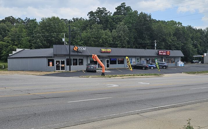Pictures of Retail, Restaurant property located at 200 S Westwood Blvd, Poplar Bluff, MO 63901 for lease - image #1