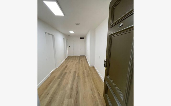Pictures of Office property located at 36 Malaga Cove Plaza, Palos Verdes Estates, CA 90274 for lease - image #1