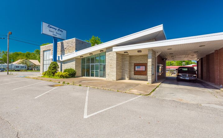 Pictures of Retail, Office property located at 150 W Rhea Ave, Spring City, TN 37381 for lease - image #1