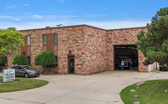 Pictures of Retail, Office, Industrial property located at 34195 Riviera Dr, Fraser, MI 48026 for lease - image #1
