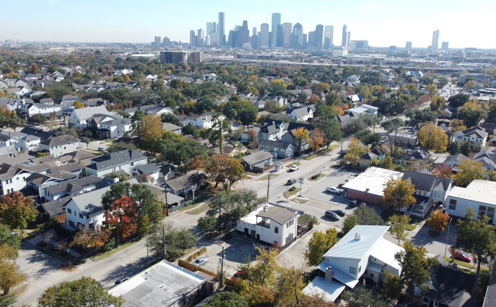 Pictures of Restaurant property located at 801 Studewood St, Houston, TX 77007 for lease - image #1
