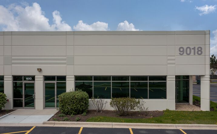 Pictures of Office property located at 9018 Heritage Pkwy, Woodridge, IL 60517 for lease - image #1