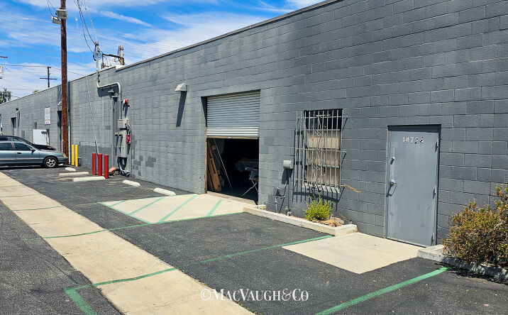 Pictures of Industrial property located at 14724 Oxnard St, Los Angeles, CA 91411 for lease - image #1