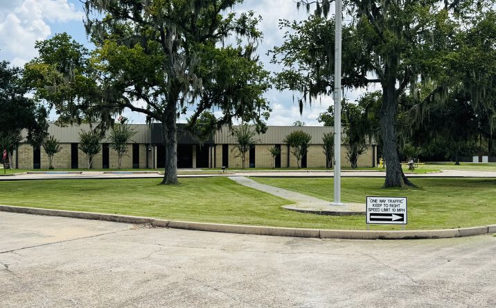 Pictures of Office property located at 1008 E Ashley-Wilson Rd, Sweeny, TX 77480 for lease - image #1