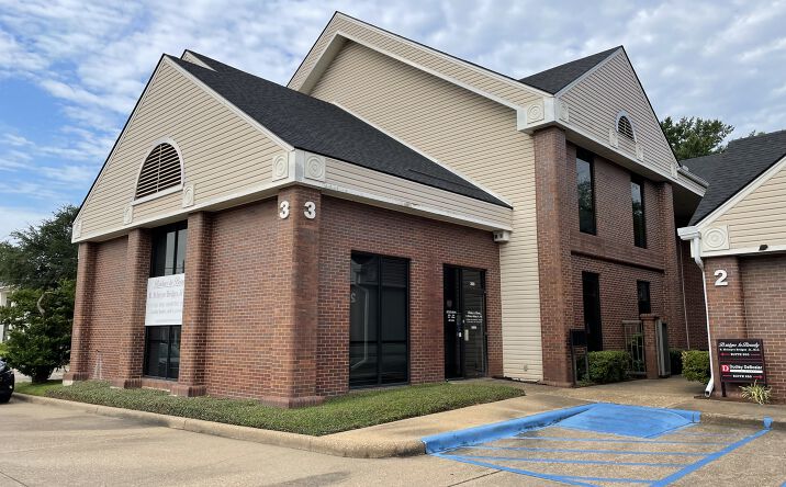 Pictures of Office property located at 4300 Youree Dr, Shreveport, LA 71105 for lease - image #1