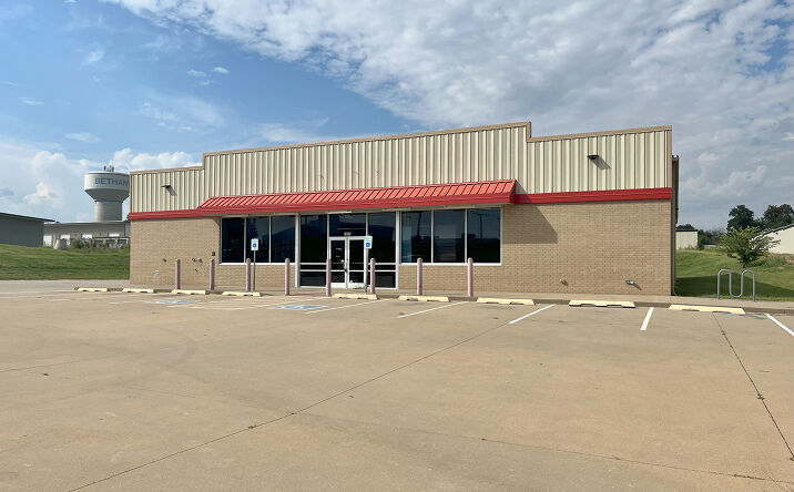 Pictures of Retail property located at 7201 NW 23rd St, Bethany, OK 73008 for lease - image #1