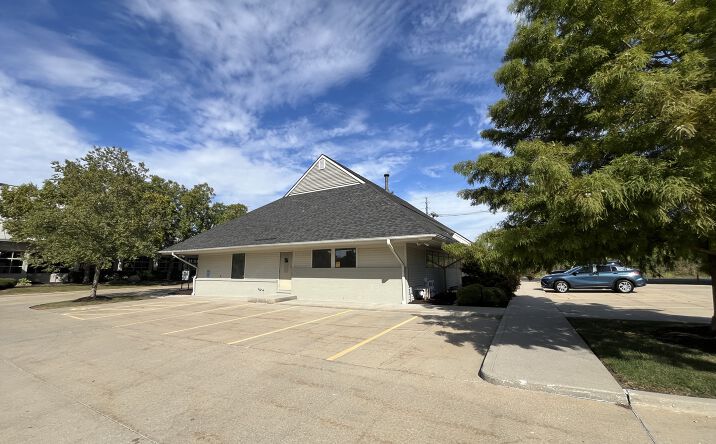 Pictures of Office property located at 2105 N Dunlap Ave, Savoy, IL 61874 for lease - image #1